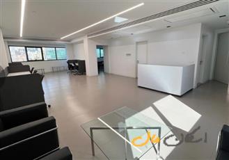 سند اداری ۱۳۰ متری مدرن در مجاورت شرکت‌های معتبر