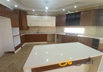 تجریش ۱۳۰ متر ۳ خ طبقه ۵ با چشم انداز